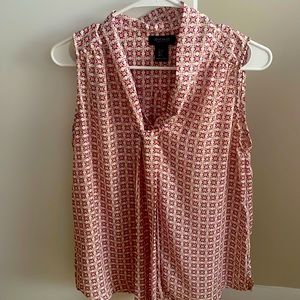 Sleeveless blouse. Jones & Co size Small barely worn . Great for work